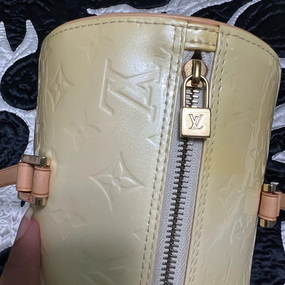 Louis Vuitton Bedford Monogram Vernis - Picture 8 of 12